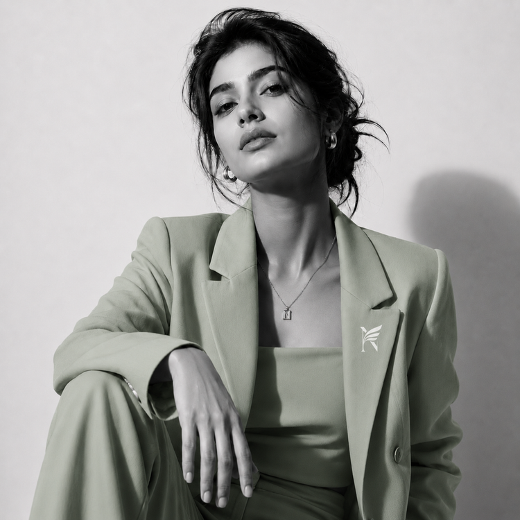 The Signature Woman
